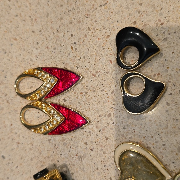 Lot of 10 "Hoop" Charms - Goldtone, Enamel, Beaded etc. - Picture 3 of 9